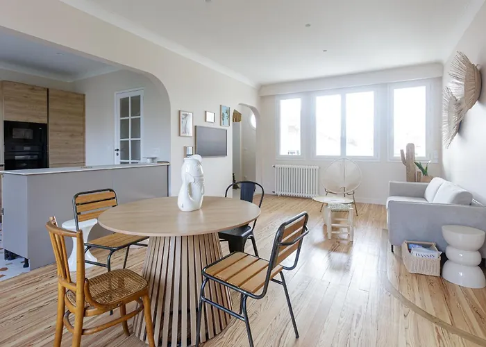 Familiale Proche Port Et *